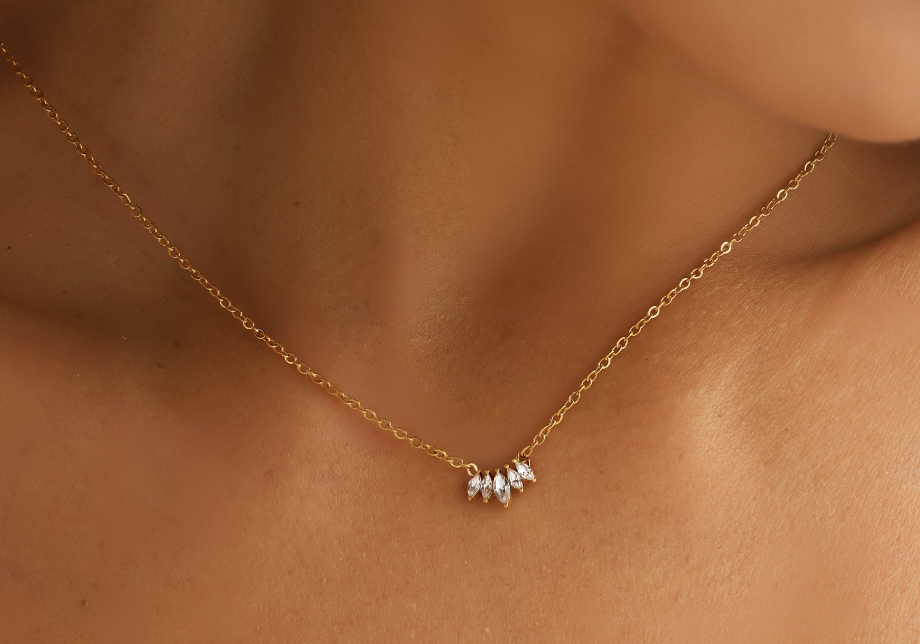 Raksha Bandhan jewellery gift – 18K gold plated Crystal Linked Necklace | Carryallco