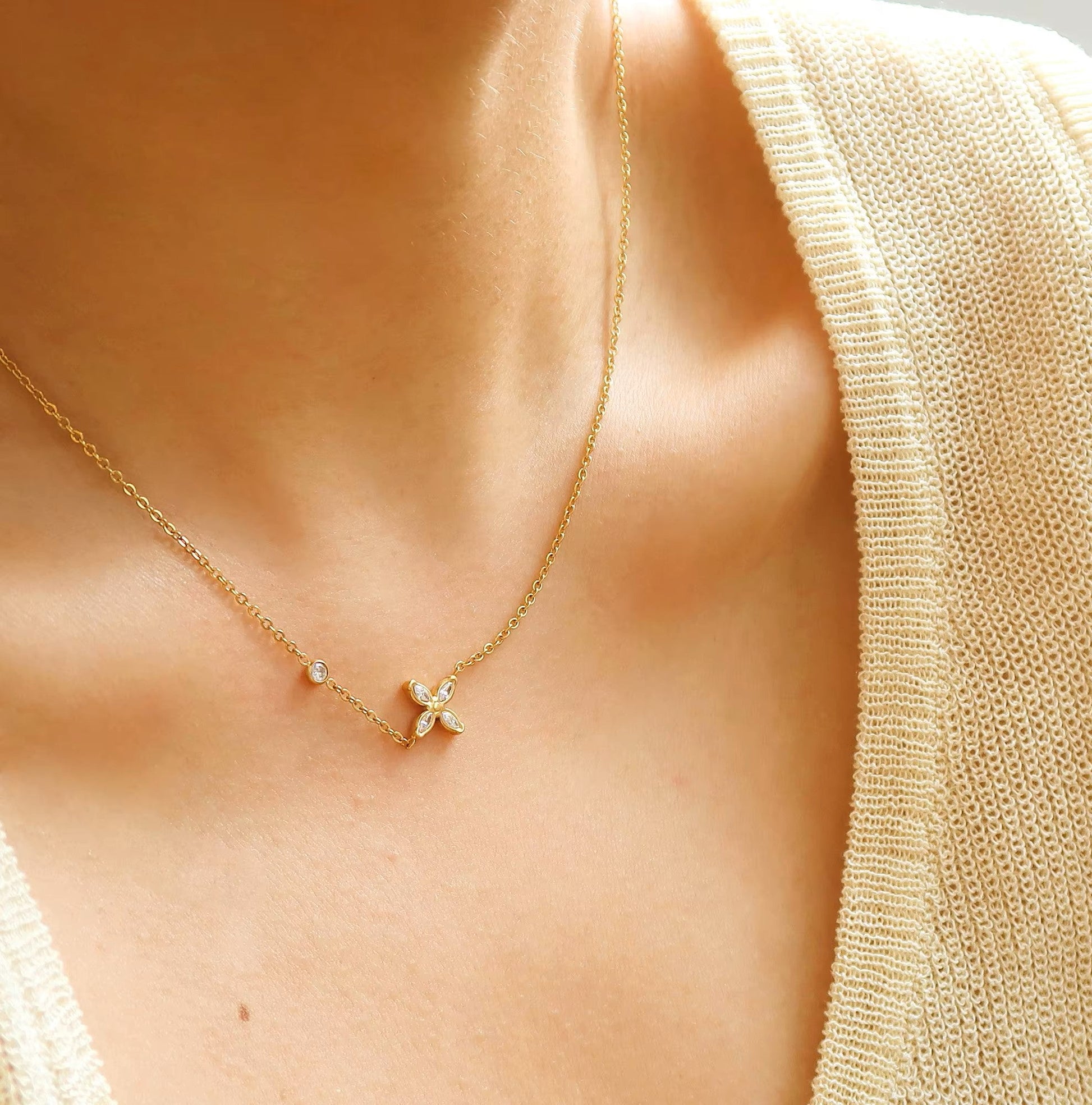 18K Gold Plated Flower Clover Zirconia Pendant Necklace