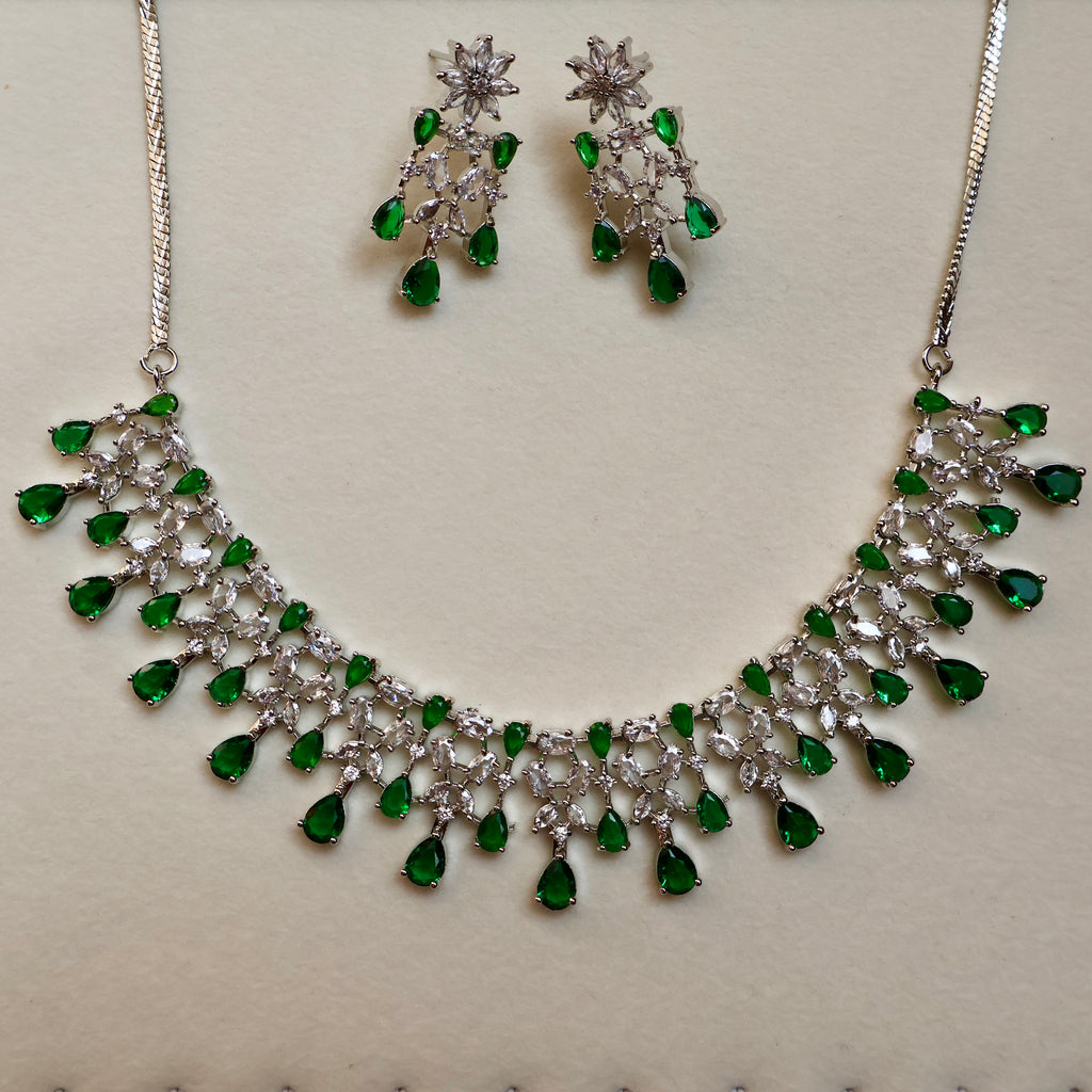 Carryallco Emerald Grace Necklace Set