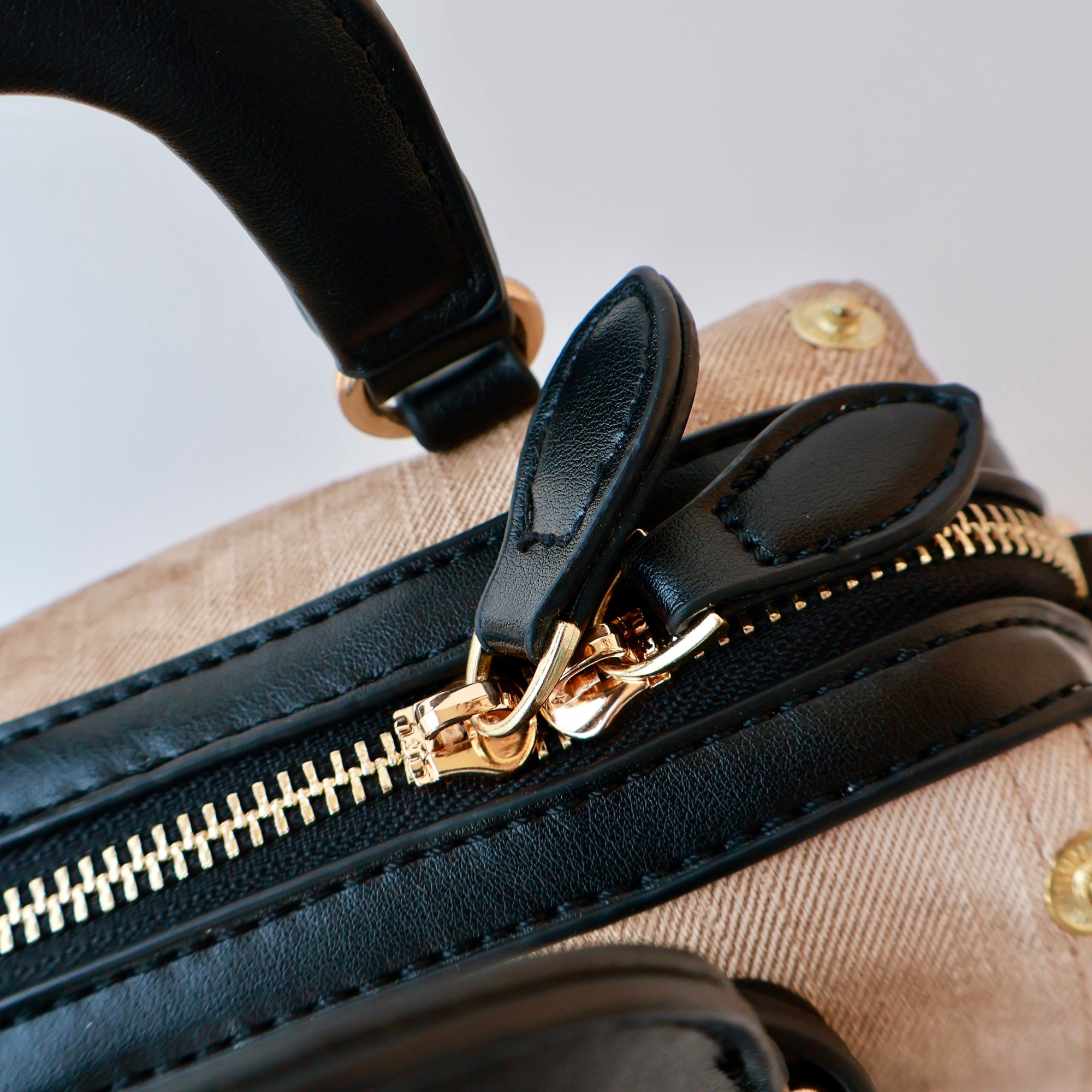 Carryallco Celeste – Handmade Vintage Medium Boston Bag