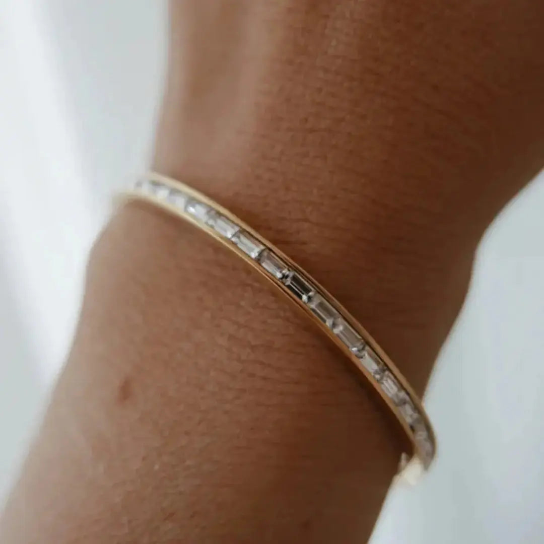 Carryallco 18K Gold Plated Brilliant Cut Stone Bangle – Dainty