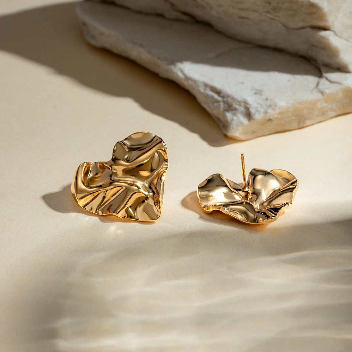 Carryallco Bold Heart Hammered Earrings Carryallco