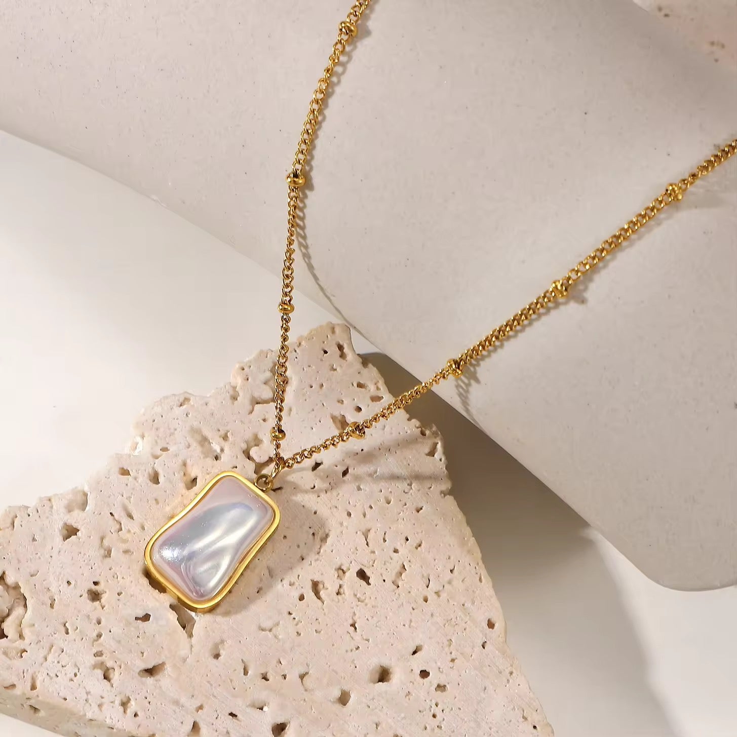 Carryallco Ivory Drift Pearl Necklace Carryallco