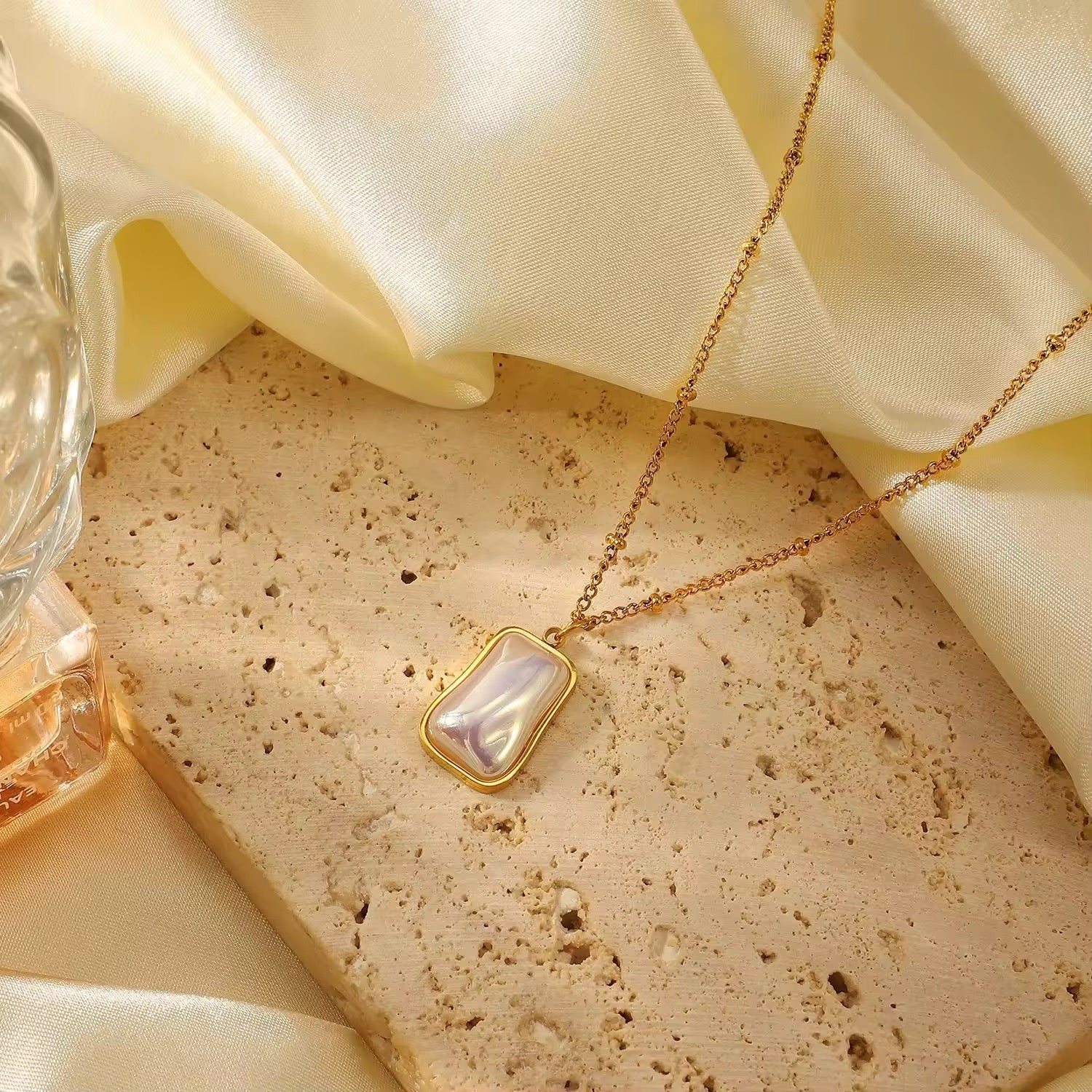 Carryallco Ivory Drift Pearl Necklace Carryallco