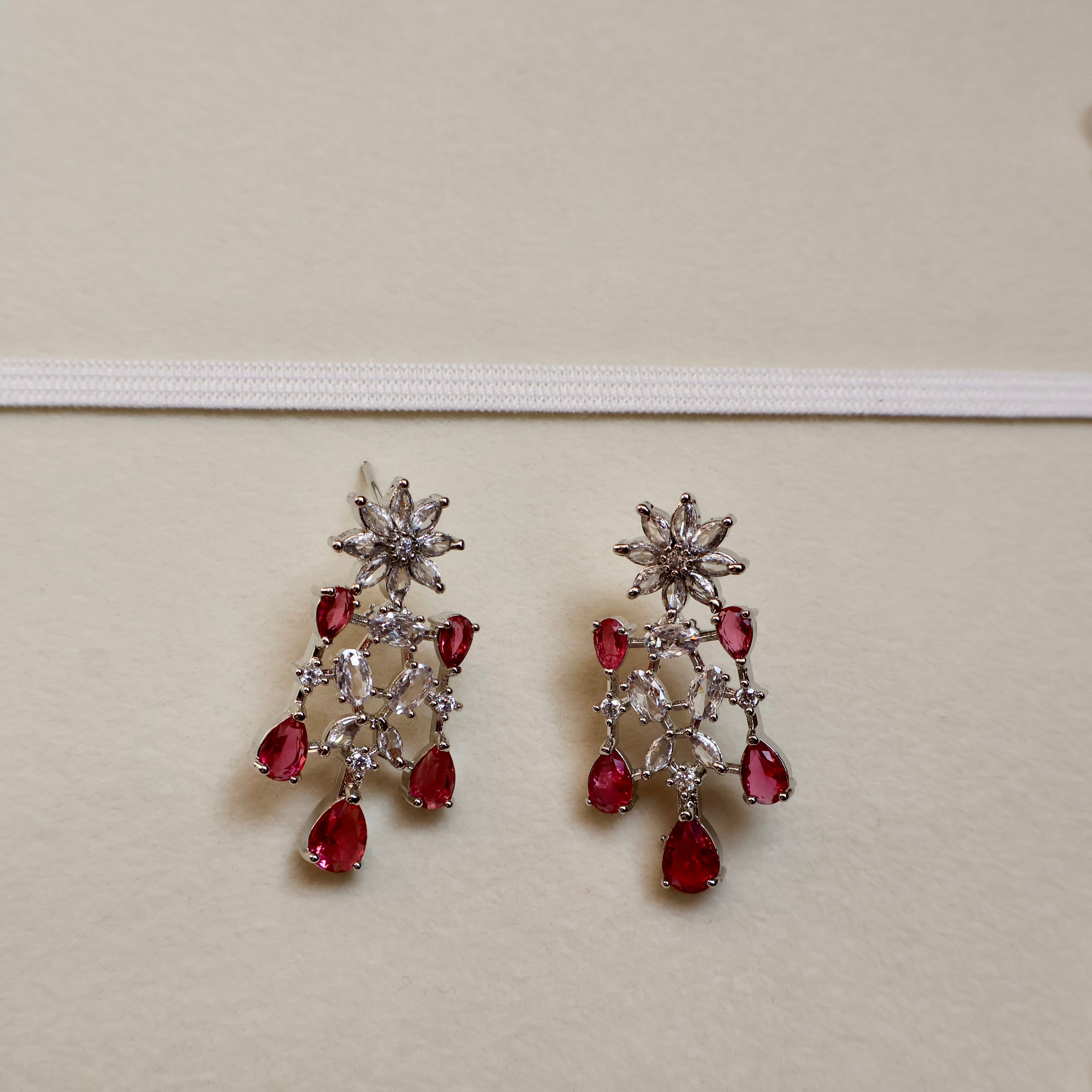 Carryallco Scarlet Grace Necklace Set