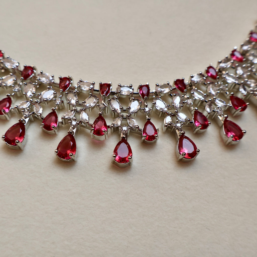 Carryallco Scarlet Grace Necklace Set