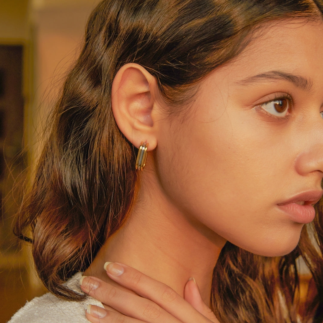 Curve Bar Hoop Earrings – 18K Gold Plated Carryallco