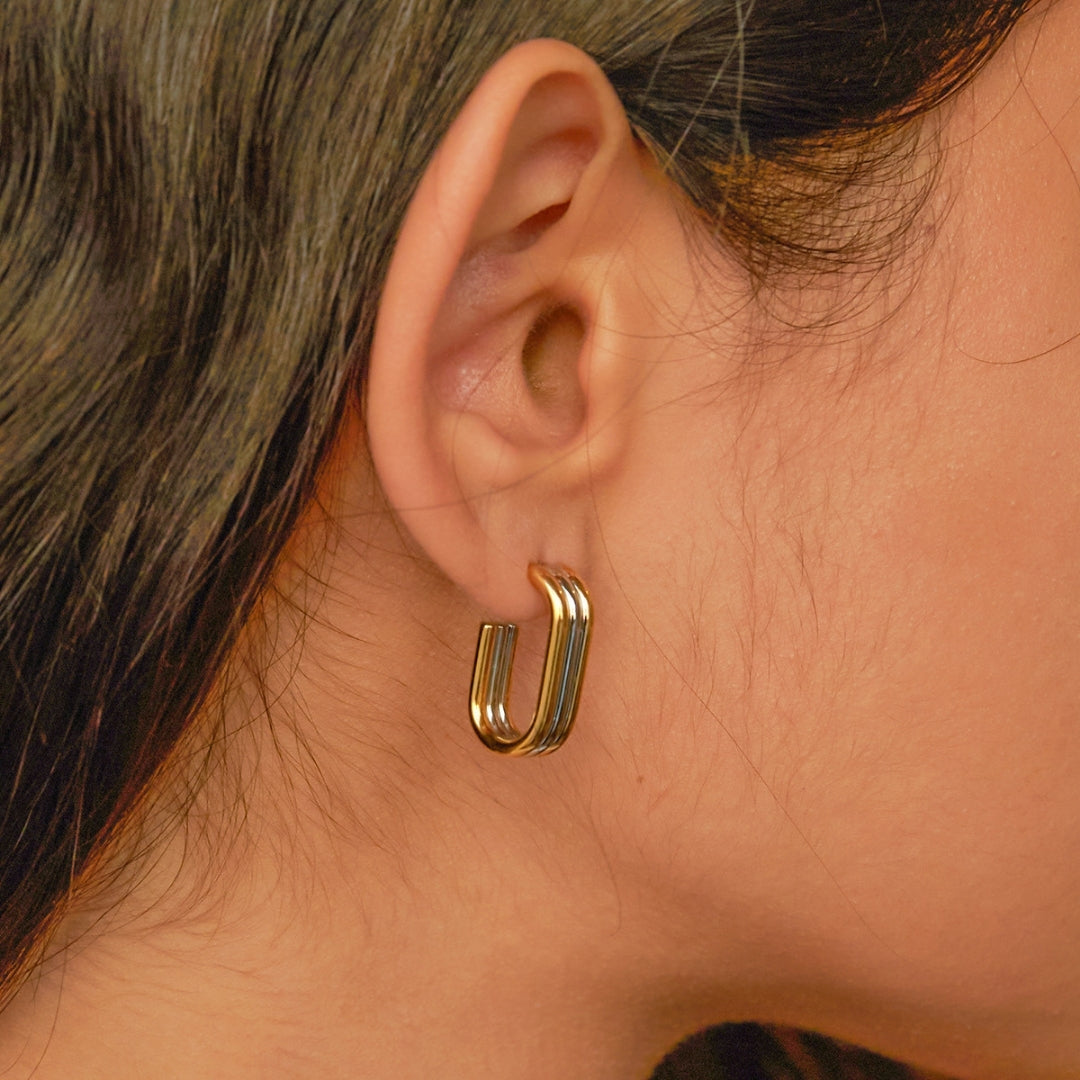 Curve Bar Hoop Earrings – 18K Gold Plated Carryallco