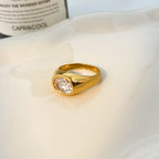Demi Fine Elliptical Zircon 18K Gold Seal Ring