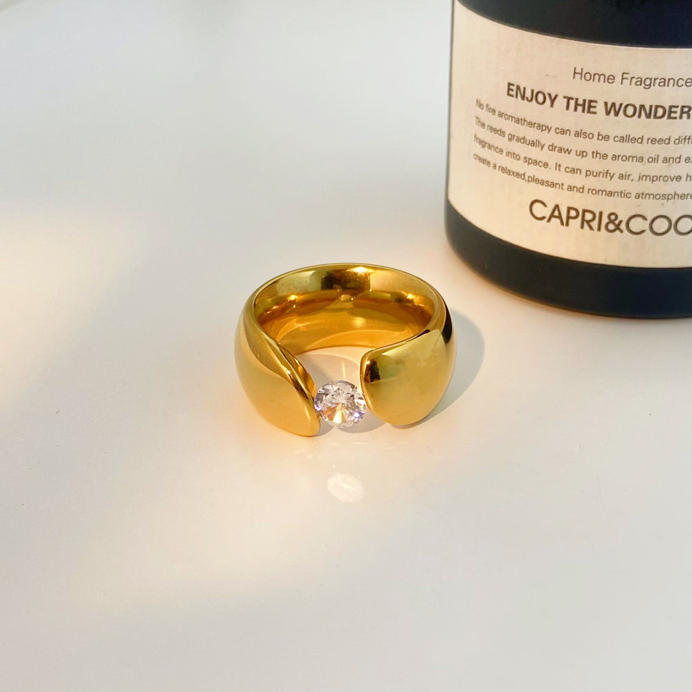 Demi Fine Wide Edge Zircon 18K Gold Ring