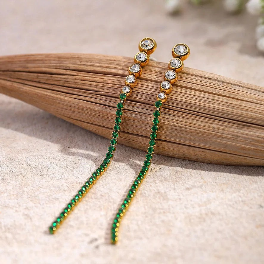 Emerald Elegance Tassel Earrings – 18K Gold Plated