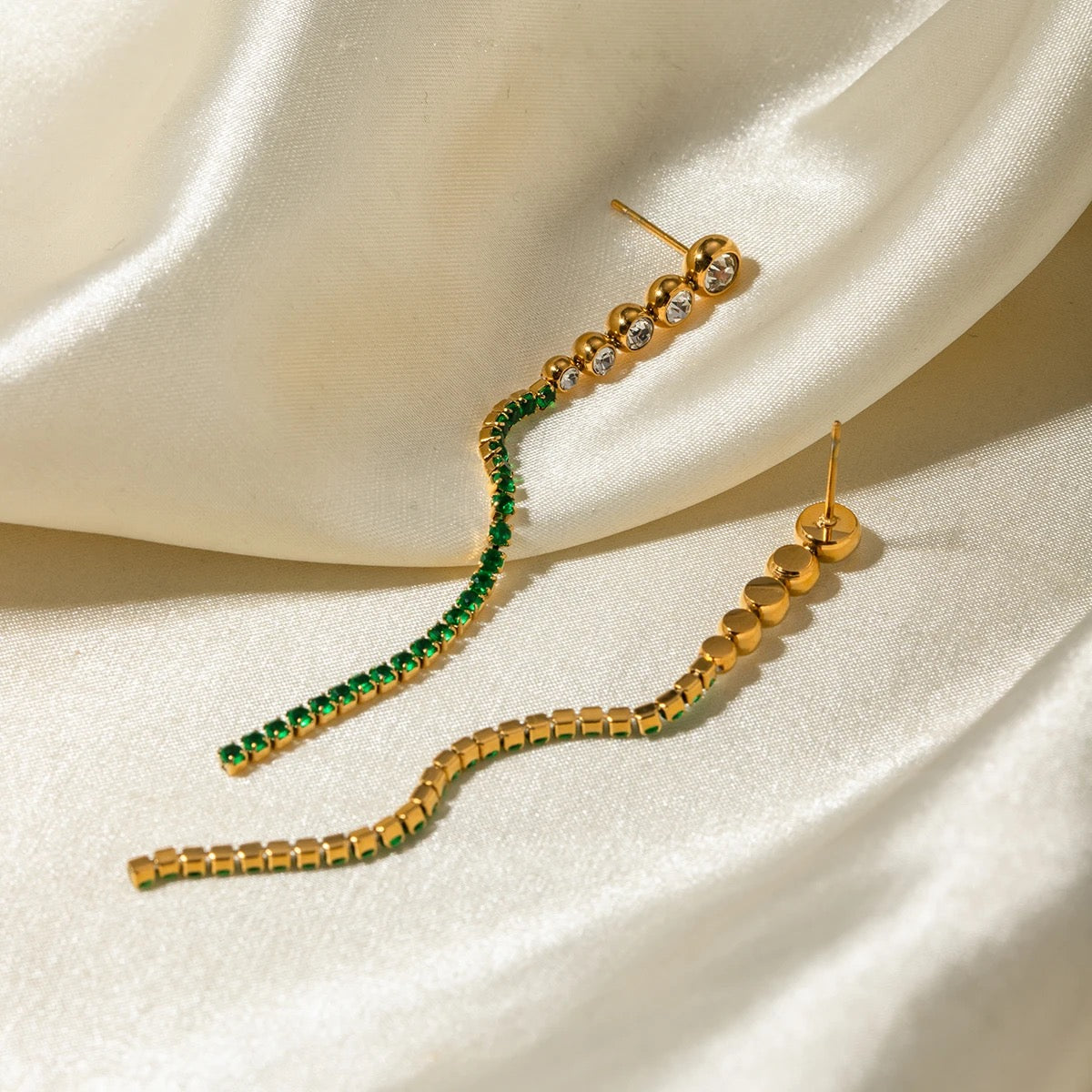 Emerald Elegance Tassel Earrings – 18K Gold Plated