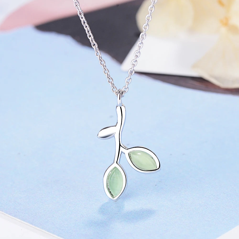 Carryallco 925 Sterling Silver Green Leaves Necklace CARRYALLCO