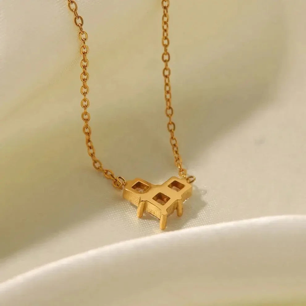 Everyday Radiance Heart Necklace – 18K Gold Plated Carryallco