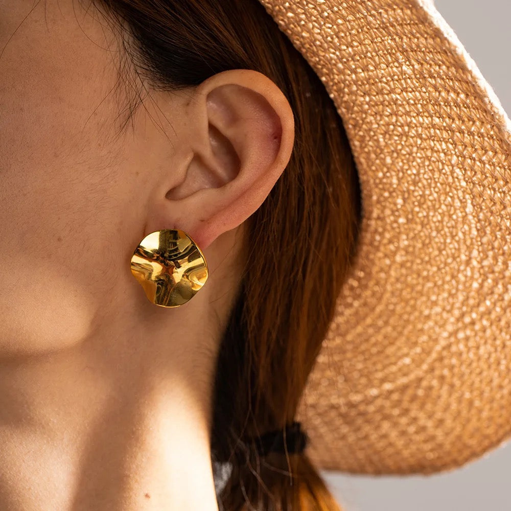 Carryallco Retro Irregular Fold Earring