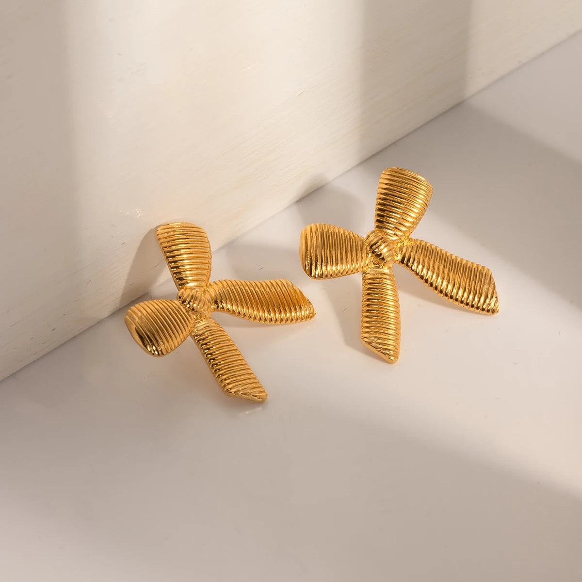 Carryallco Golden Bow Knot Studs