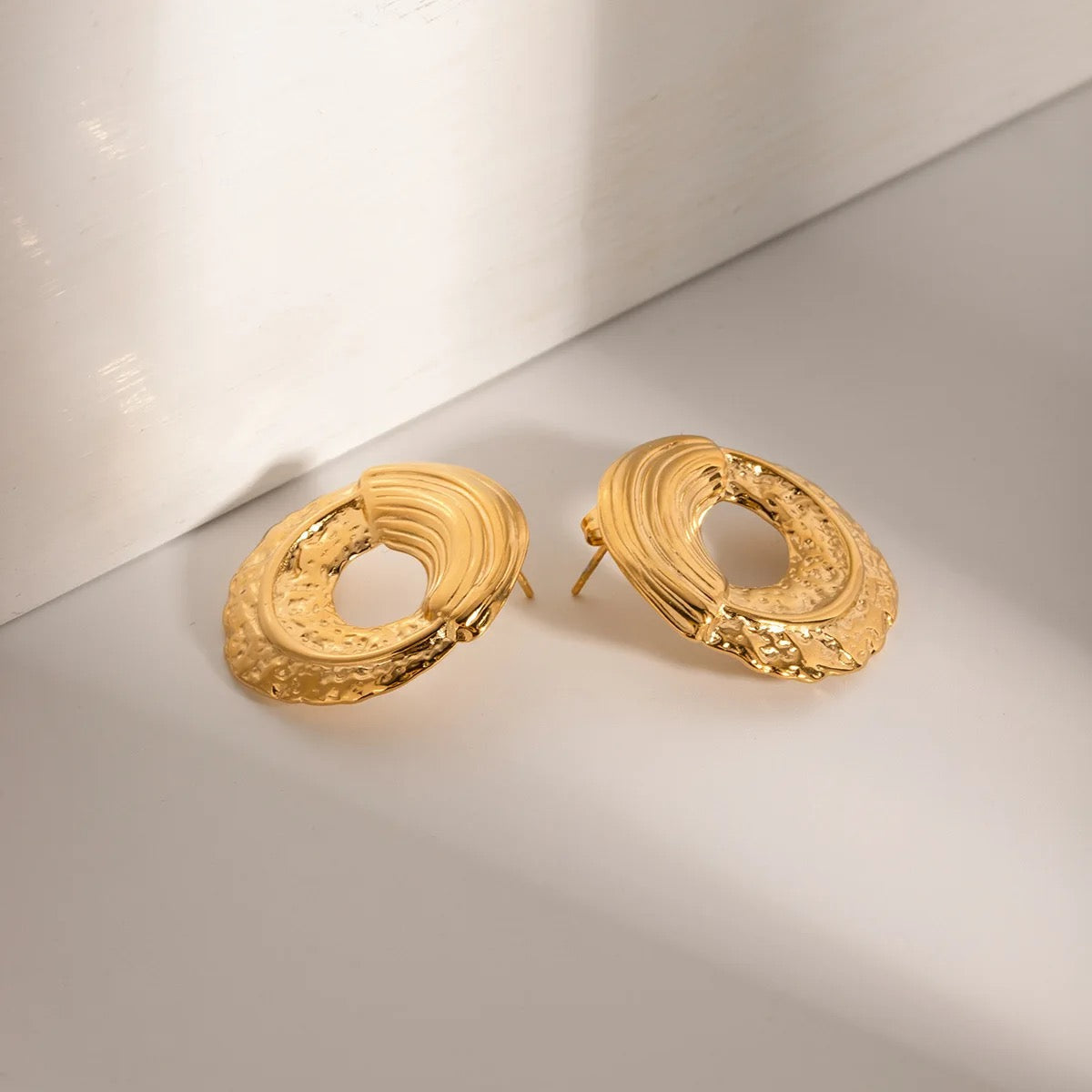 Carryallco Ethereal Hollow Statement Earrings Carryallco