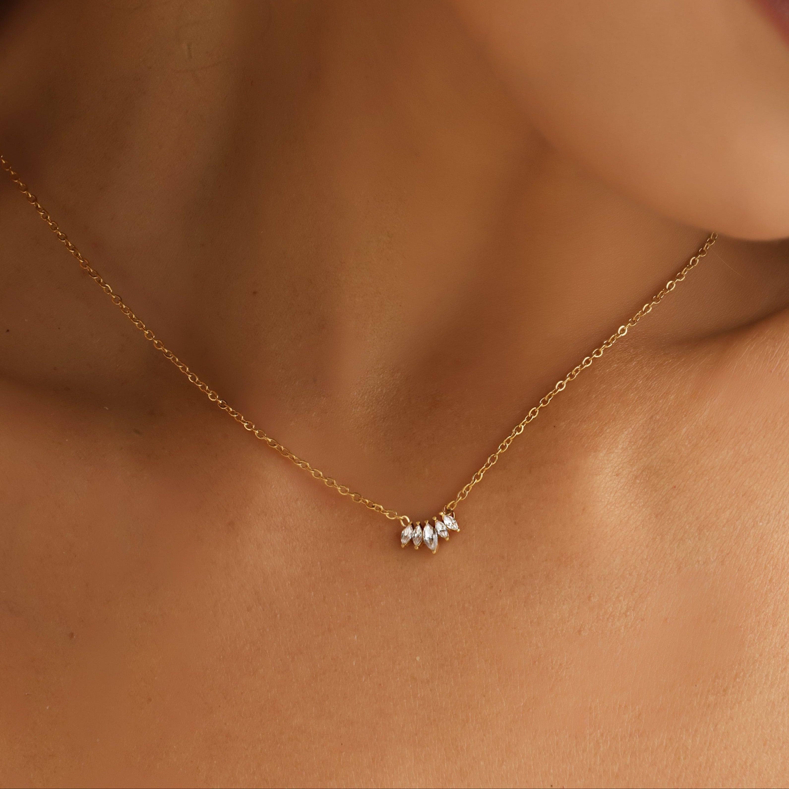 Luxe Crystal Linked Necklace – 18K Gold Plated