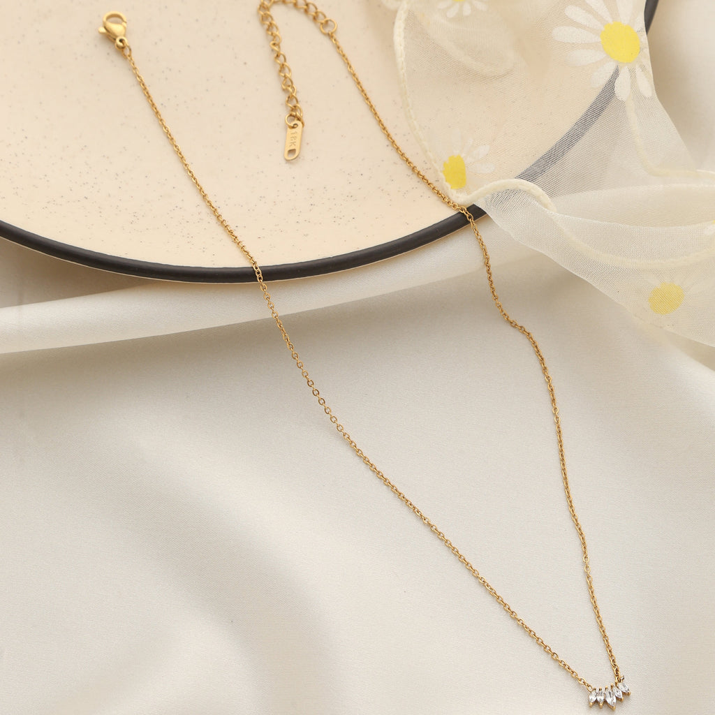 Luxe Crystal Linked Necklace – 18K Gold Plated