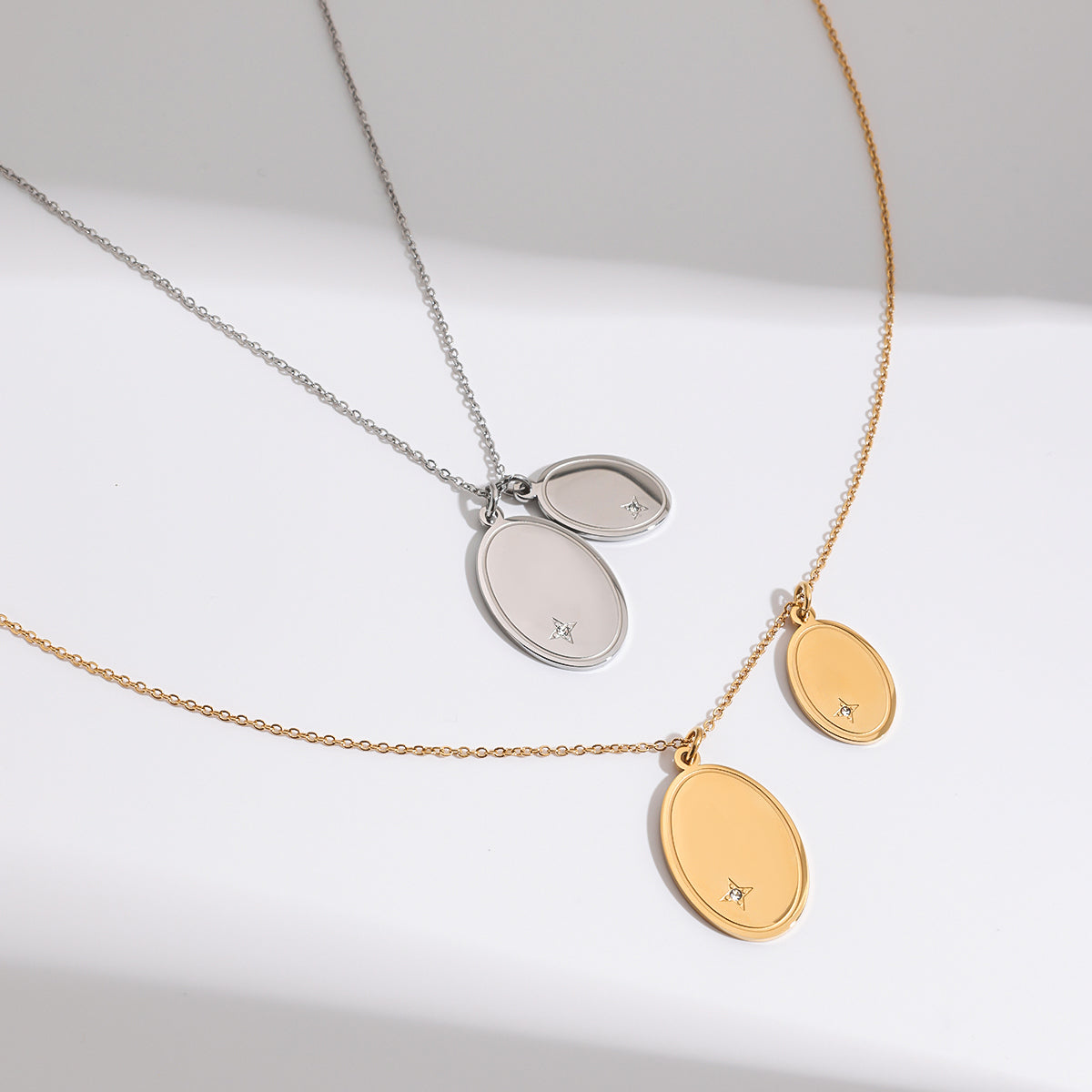 Men Oval Diamond Star Pendant Set – Gold Plated CARRYALLCO