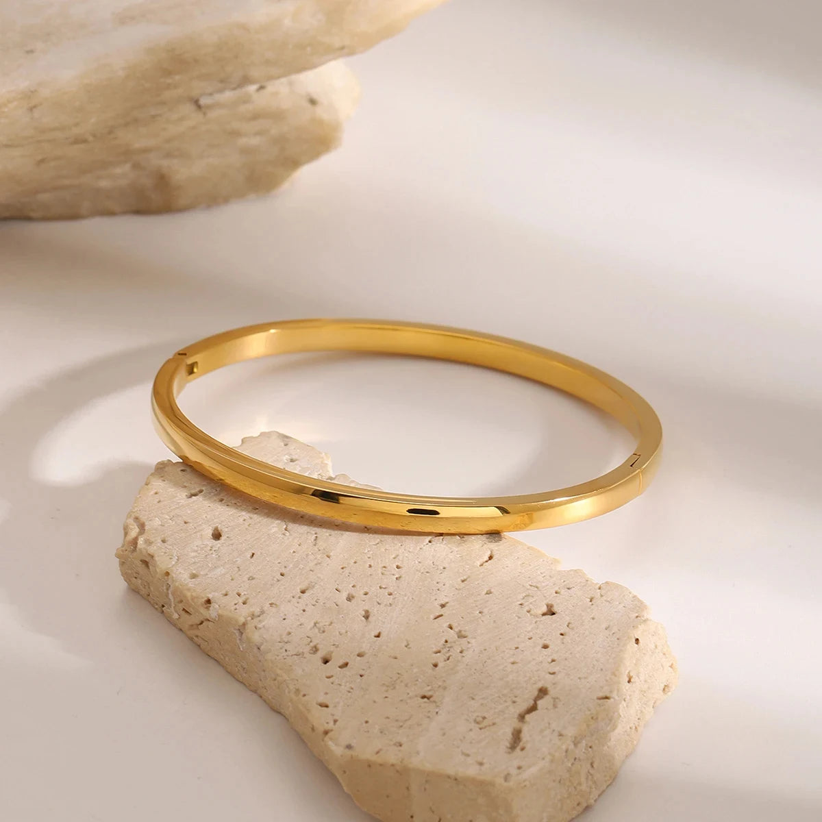 Slim Curved Clasp Bangle