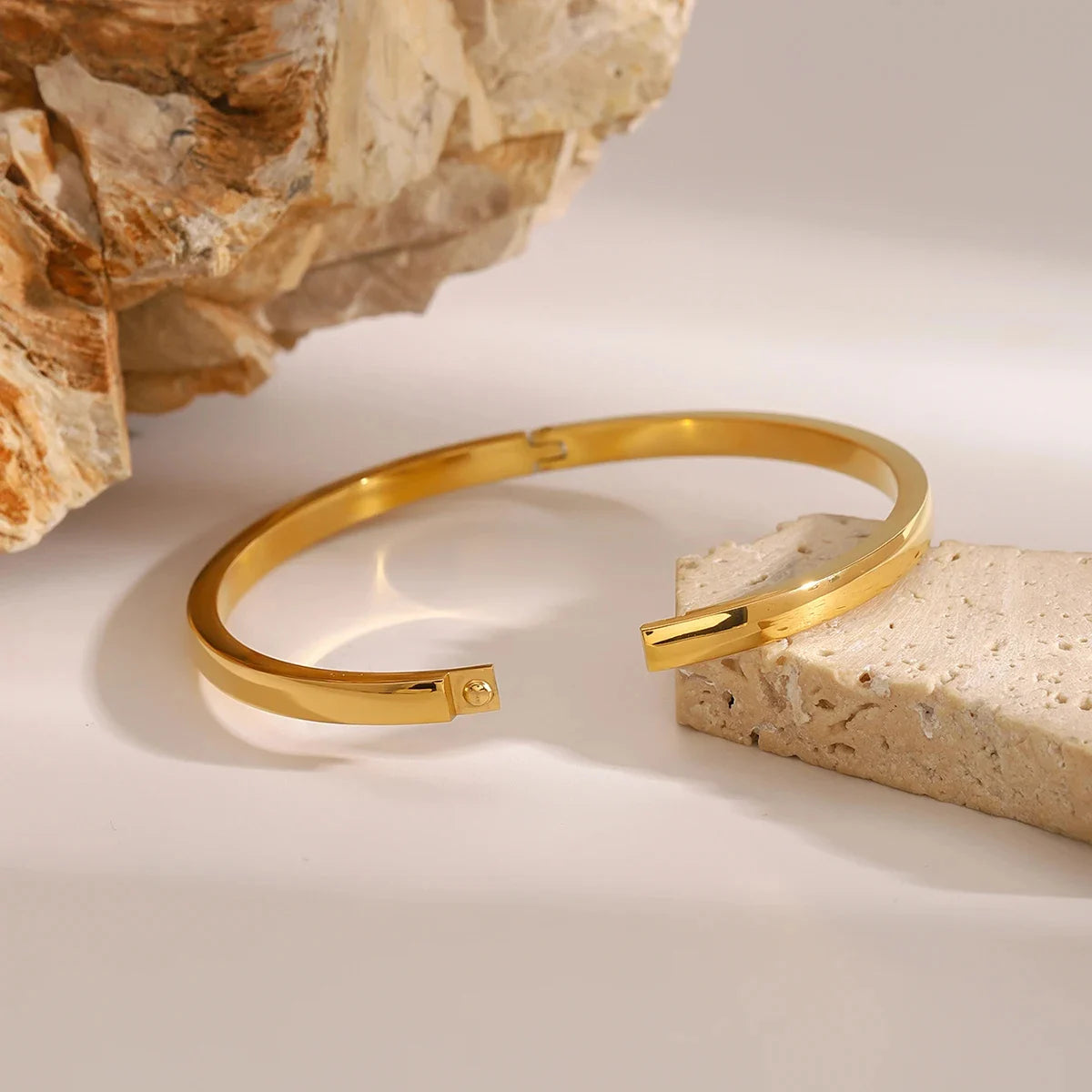 Slim Curved Clasp Bangle