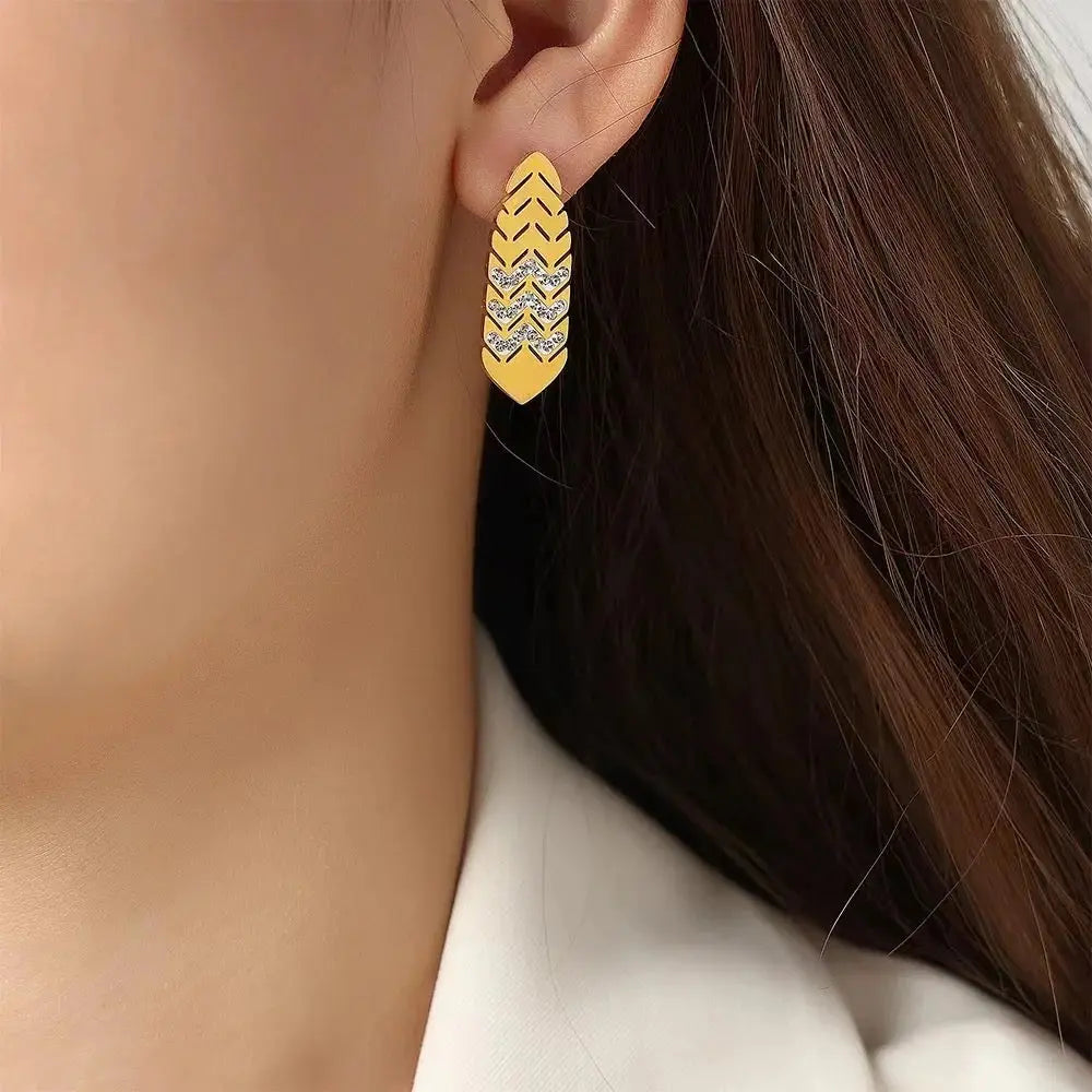 Zircon Leaf Drop Earrings – 18K Gold-Plated