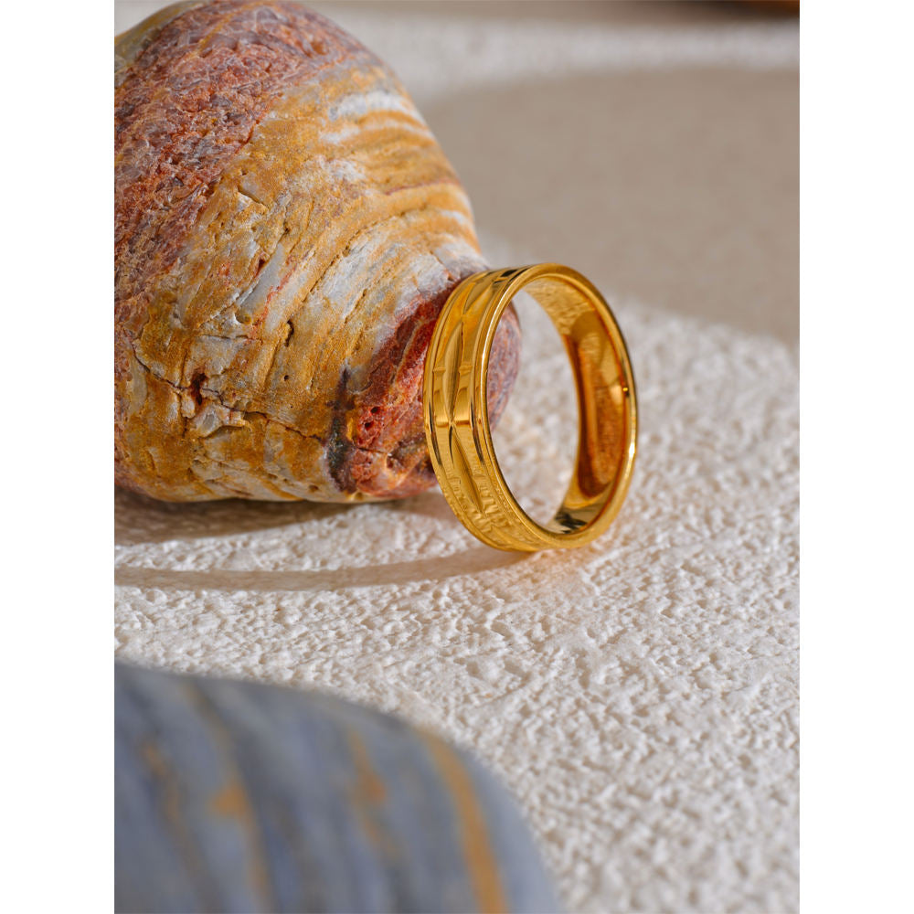 5mm Wide Smooth Band Ring – 18K Gold PVD | CARRYALLCO