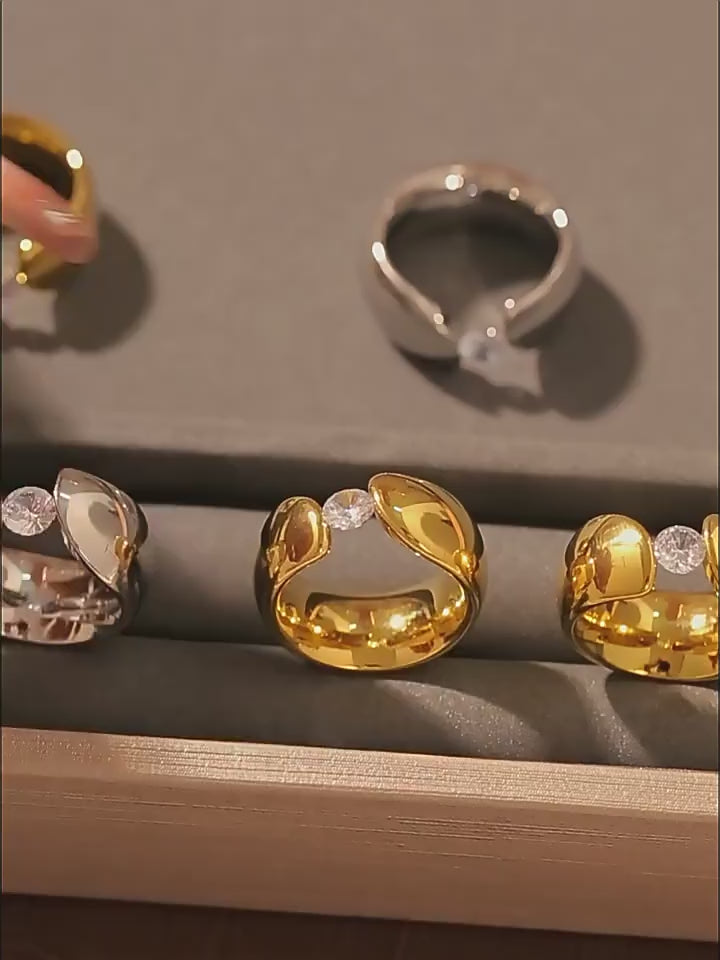 Demi Fine Wide Edge Zircon 18K Gold Ring