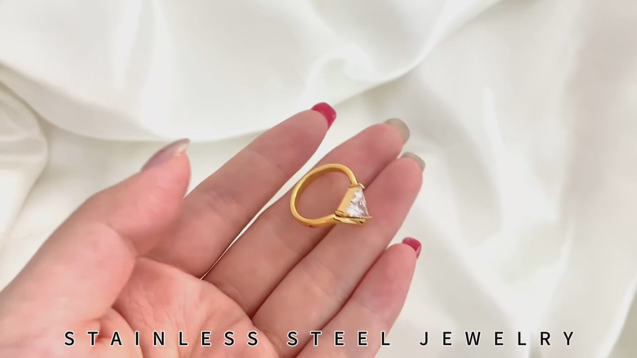 Demifine 18K Gold Plated Triangle Zircon Ring